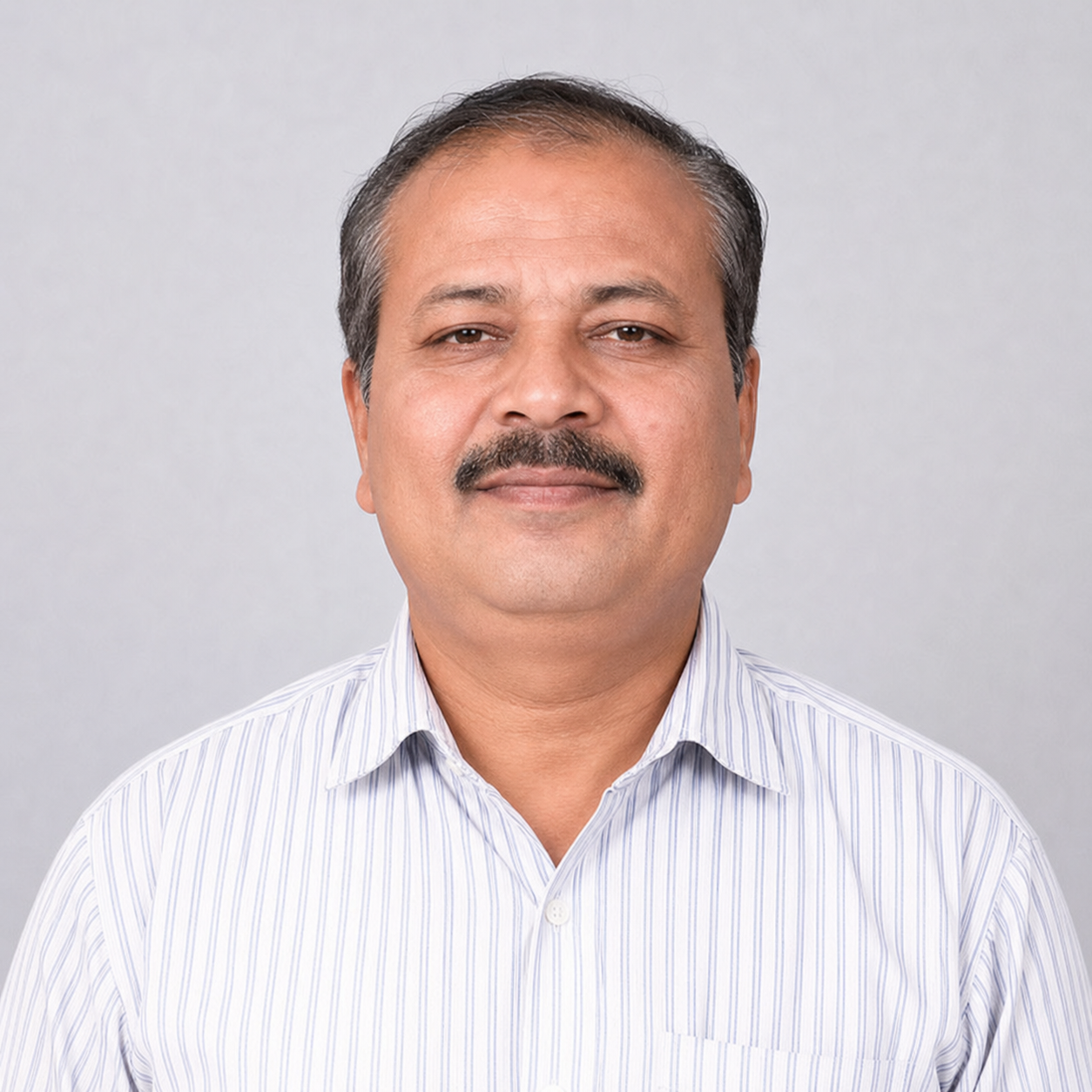 लिपिक पाटील सर यांचे छायाचित्र